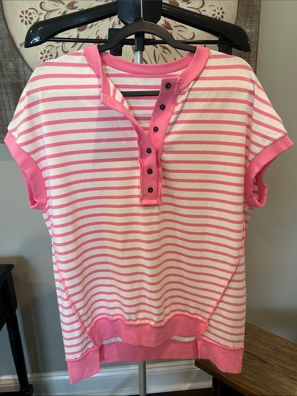 Pink & White Striped Short-Sleeve Top Size Small / NWOT! Cap sleeves